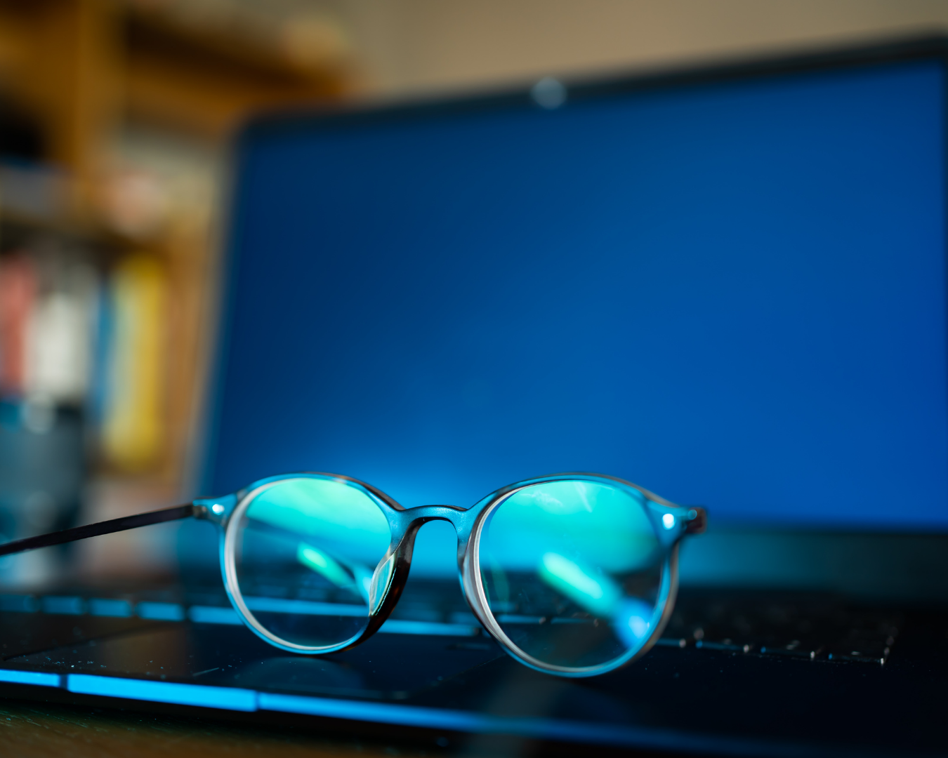 Melindungi Mata dari Paparan Sinar Biru